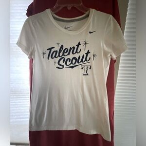 TEXAS RANGERS SLIM FIT WOMENS SPORTS TEE. CREW NECK. EUC. SIZE SMALL